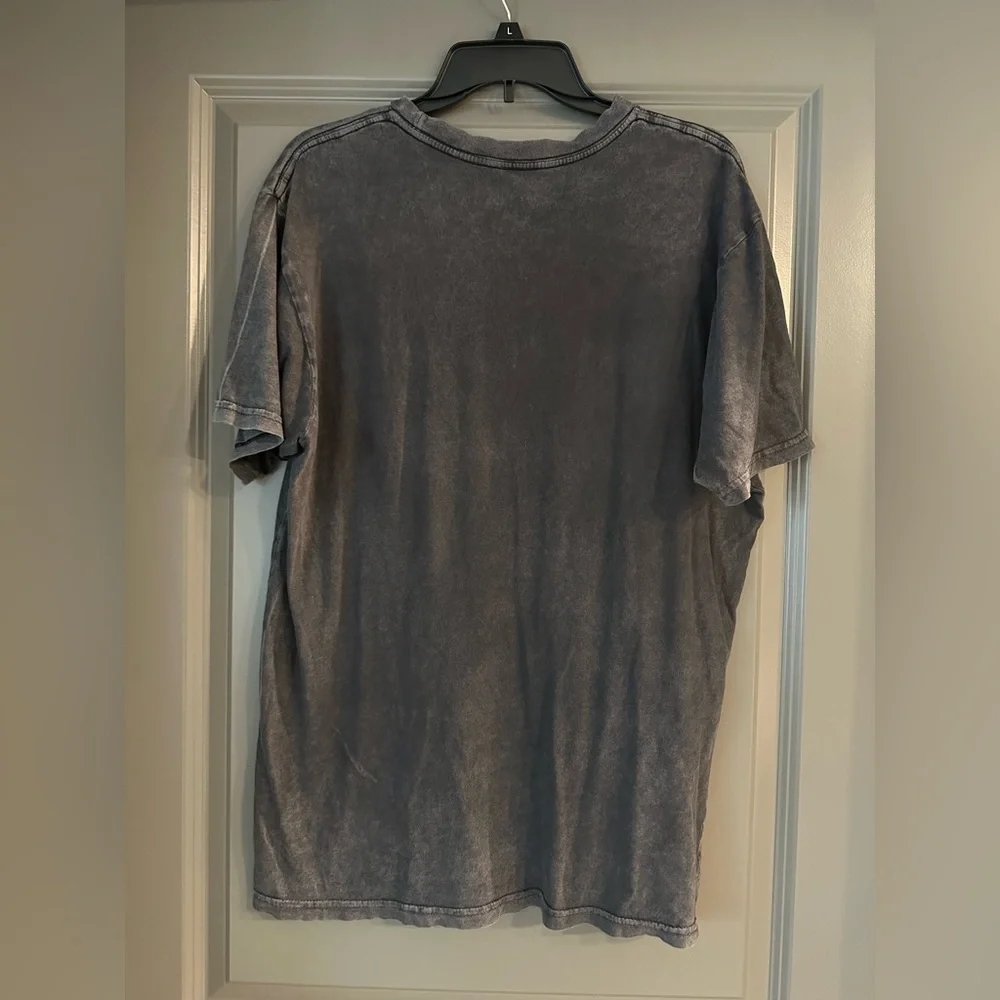 Giggly Squad “I Hate Men World Tour” Gray T-Shirt - Picture 2 of 4